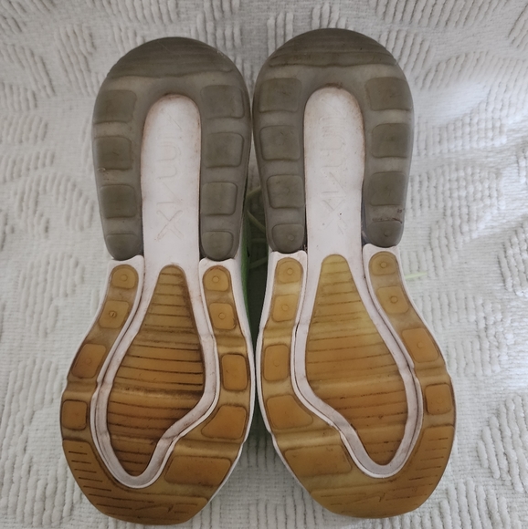 Nike Air Max 270 Barely Volt Green Yellow - Picture 9 of 9